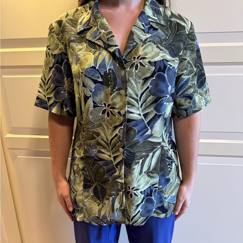 Vintage Palm Bowling Shirt. Size S-M.